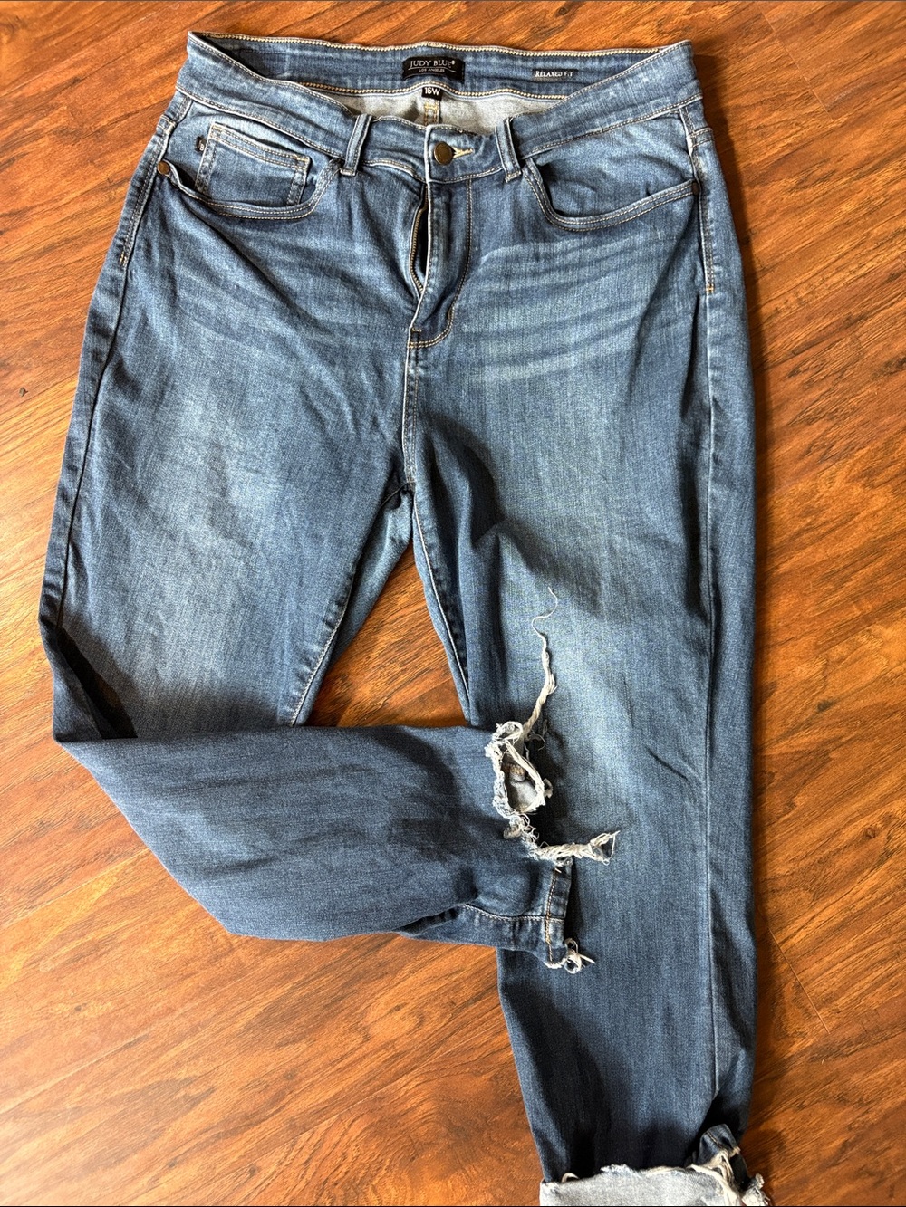 Judy Blue Dark Blue Skinny Jeans with Distressed Knee